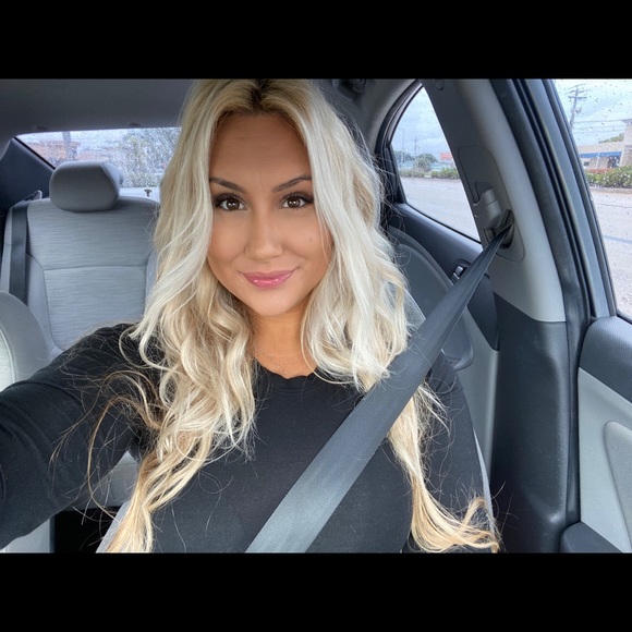 Profile Picture of Hayley Krolczyk (@hayleyk1210) on Poshmark