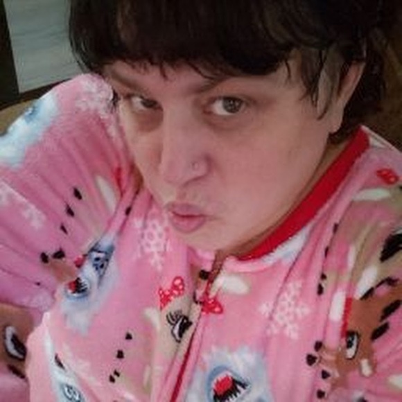 Profile Picture of Dawn Allegrezza (@hazeleyesandbbw) on Poshmark