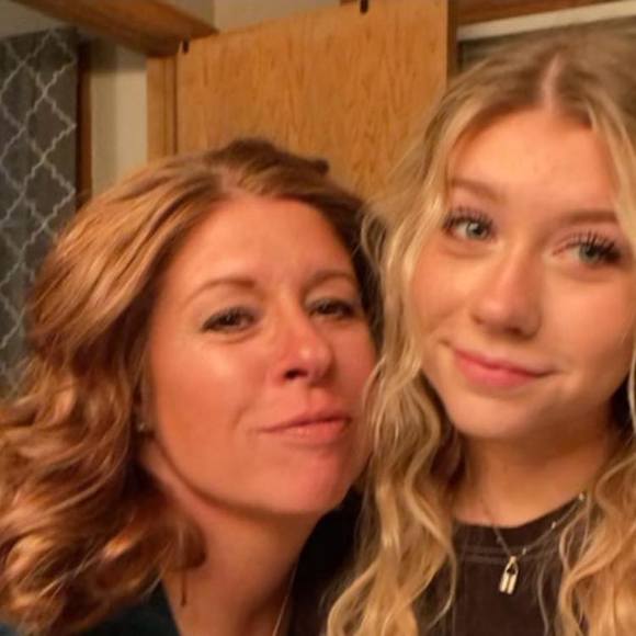 Profile Picture of Kelly Steinbaugh (@ksteinbaugh) on Poshmark