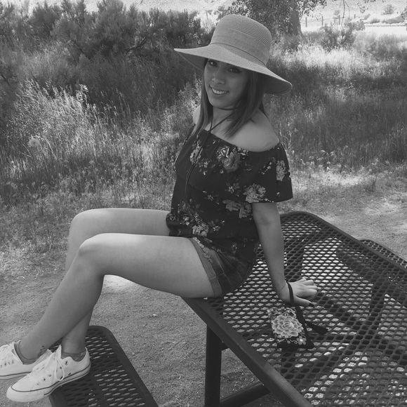 Profile Picture of Jasmin Barajas (@jasminbarajas23) on Poshmark