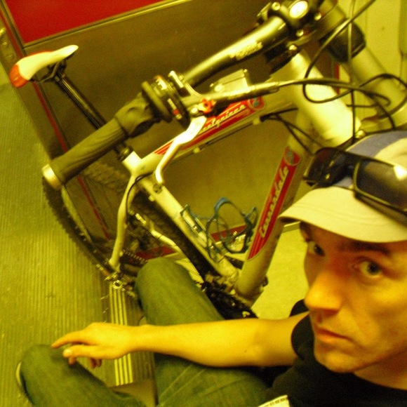 Profile Picture of Jonathan Tracy (@jonathandtracy) on Poshmark