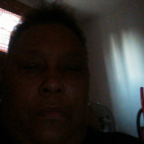 Profile Picture of Anita Weaver (@anitaweaver) on Poshmark