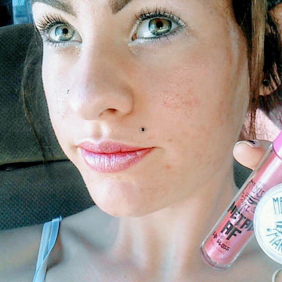 Profile Picture of Leilani Holeman (@beautyleilani) on Poshmark