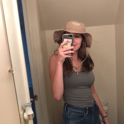 Profile Picture of Dani Baldwin (@DanieSueB21) on Twitter