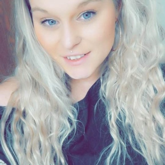 Profile Picture of Jacky Wallestad (@jackywallestad) on Poshmark