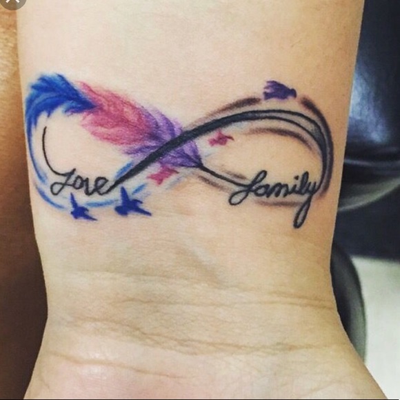 Profile Picture of Phoenix Keiter (@lov3r_4ever_) on Poshmark