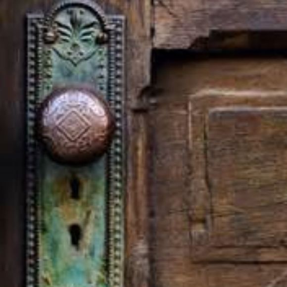 Profile Picture of Amanda Hiltbruner (@ahiltbruner) on Poshmark