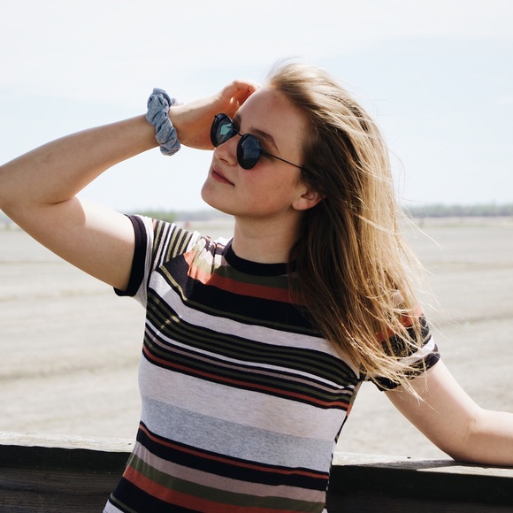 Profile Picture of Stephanie Jonah (@jonahste) on Poshmark