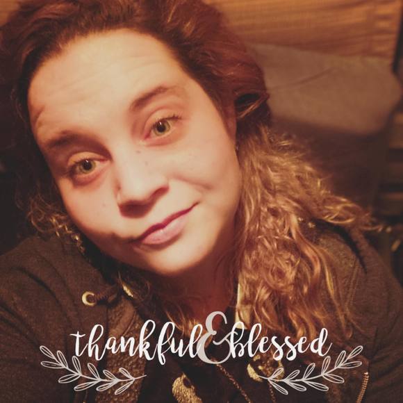 Profile Picture of Tara Leach (@romylove061616) on Poshmark