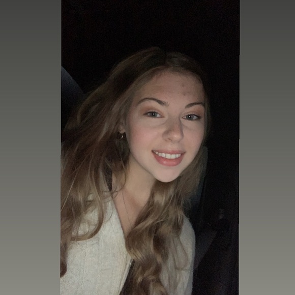 Profile Picture of Kylee Jackson (@kyleejackson34) on Poshmark