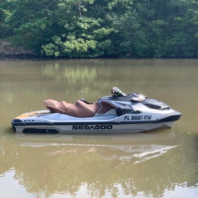 Profile Picture of Ben Burton (@Bennyb1110) on Twitter