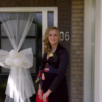 Profile Picture of Simone Winters (@Simoments2) on Twitter