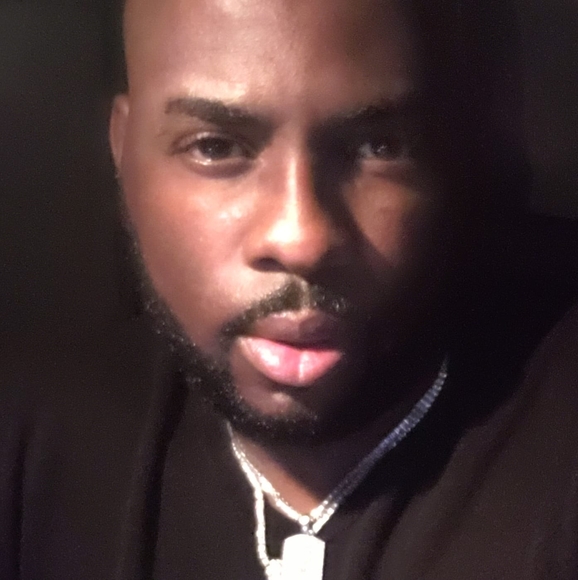 Profile Picture of Meko Noir (@mekonoir) on Poshmark