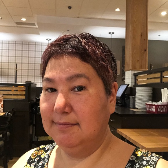 Profile Picture of Linda Gordon (@2gordess) on Poshmark