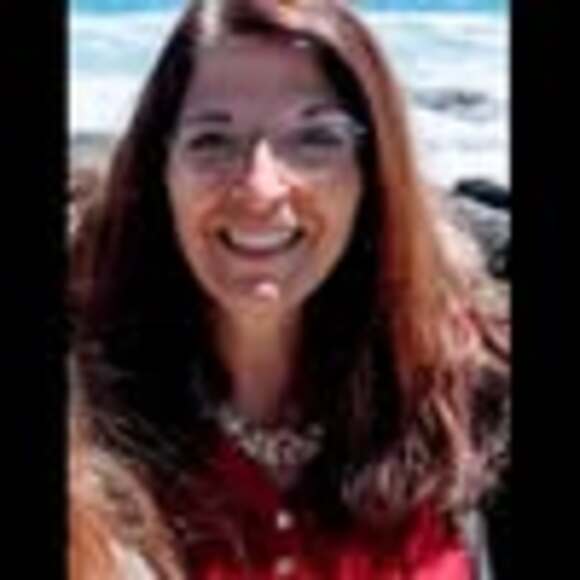 Profile Picture of Cynthia Wachob (@cynthiawachob) on Poshmark