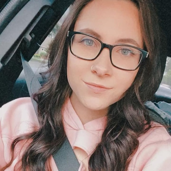 Profile Picture of Dannielle Seigars (@dannielle95) on Poshmark