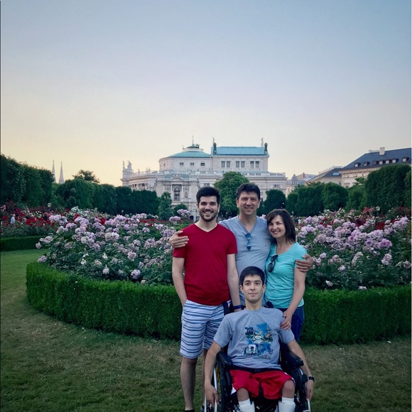 Gino Chira - Poshmark Profile Picture of Gino Chira (@iop12asd) on Poshmark