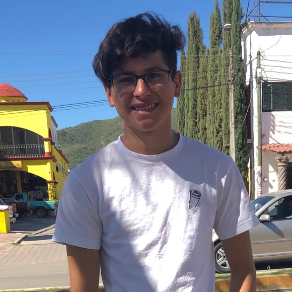 Profile Picture of Mario Resendiz (@marioora) on Poshmark