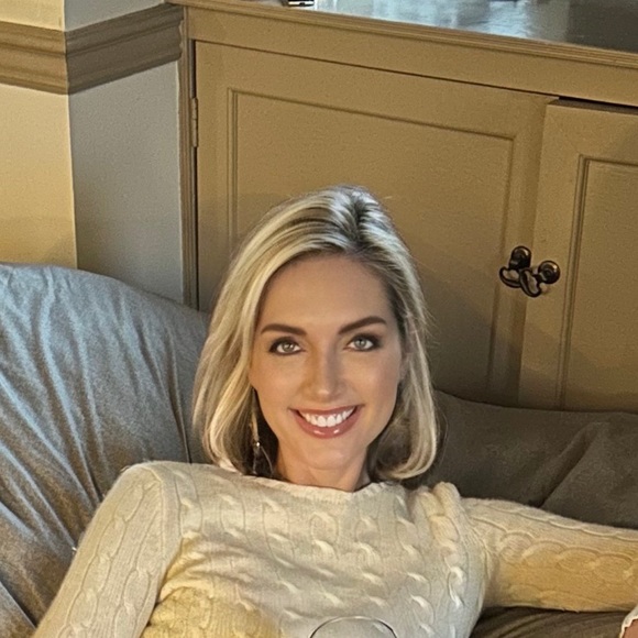 Profile Picture of Lauren Dahdah (@laurendahdah) on Poshmark