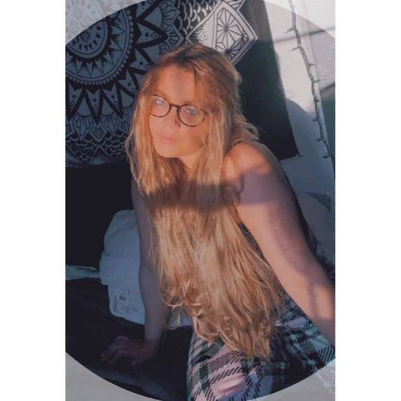 Profile Picture of Katelynn Collelo (@katecollelo) on Poshmark