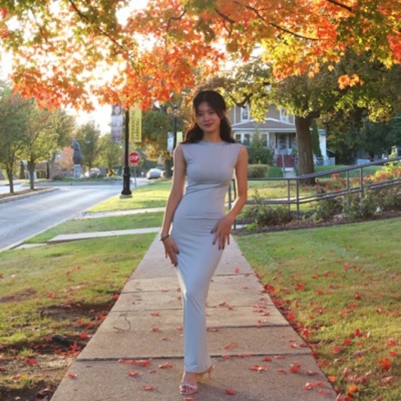 Profile Picture of Veronica Nguyen (@sheiscmail) on Poshmark