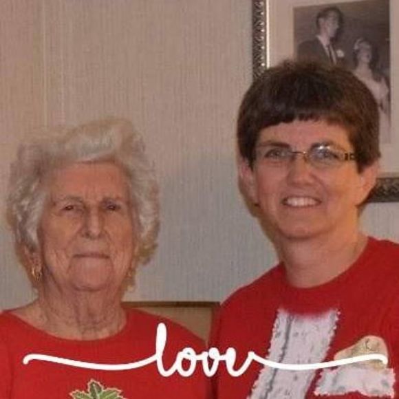 Profile Picture of Leigh Lamonds (@leighlamonds) on Poshmark