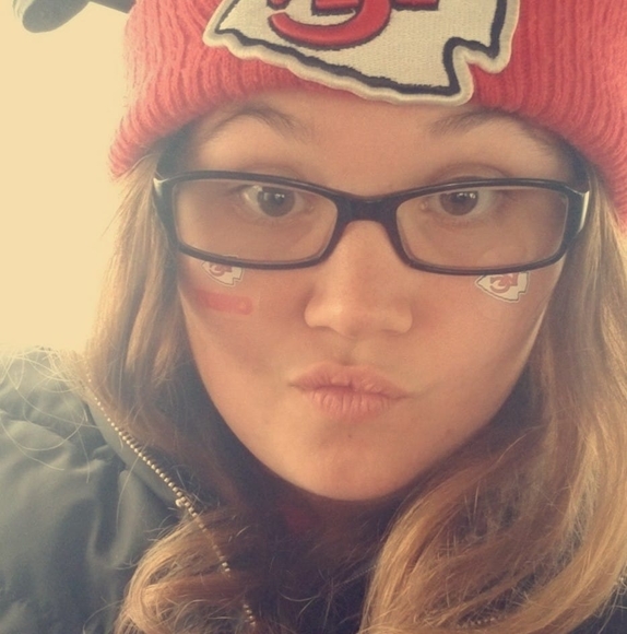 Profile Picture of Michelle Beechy (@michellebeechy) on Poshmark