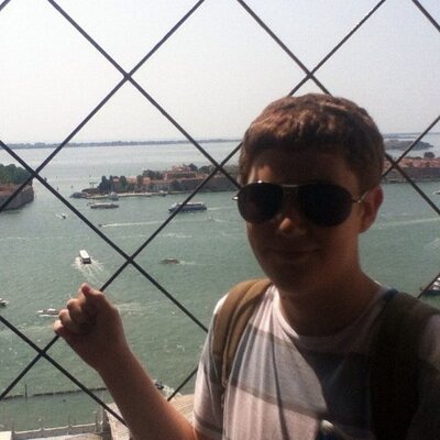 Profile Picture of Tom Robey (@tom_robey) on Twitter