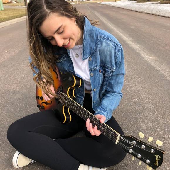 Profile Picture of Teegan Nordstrom (@teegannordstrom) on Poshmark