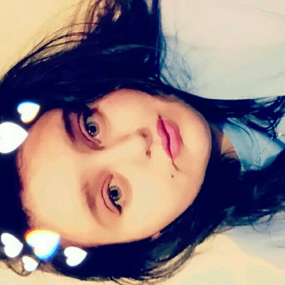 Profile Picture of Amanda Simko (@mandyn102701) on Poshmark