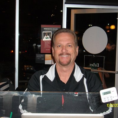 Profile Picture of Daniel Easterling (@dano7writes) on Twitter