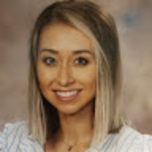 Profile Picture of Shelbie Saladino (@shelbiesaladino) on Poshmark