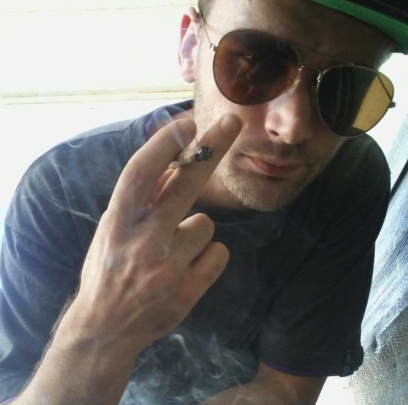 Profile Picture of Eric Scroggins (@ericscroggins) on Poshmark