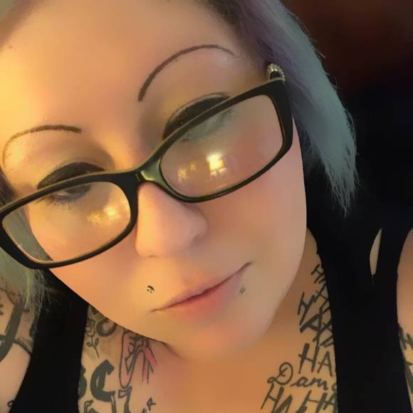 Marie Crammer - Poshmark Profile Picture of Marie Crammer (@mariecrammer) on Poshmark