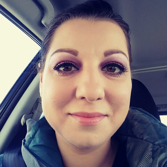 Profile Picture of Kristina Westerhouse (@kwesterhouse12) on Poshmark