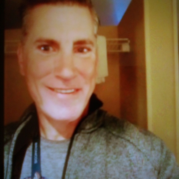 Profile Picture of Troy Broadhead (@troybroadhead) on Poshmark