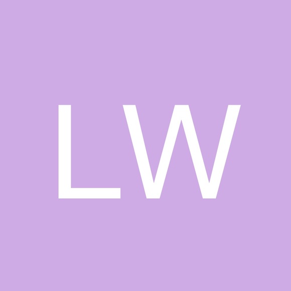 Profile Picture of Laura Wilhelm (@laura1743) on Poshmark