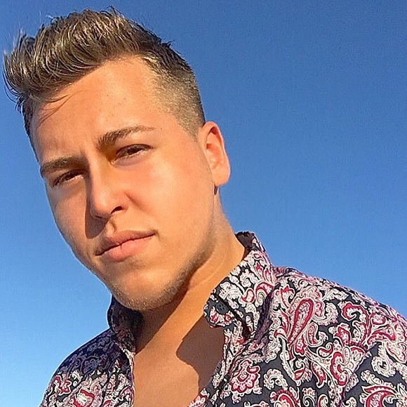 Profile Photo of Albert Ortega (@albertorgen) on Poshmark