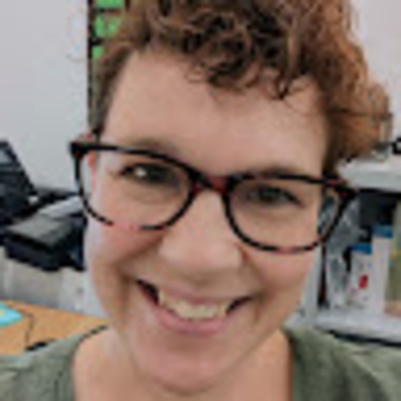 Profile Picture of Heather Nicolai (@hnicolai1) on Poshmark