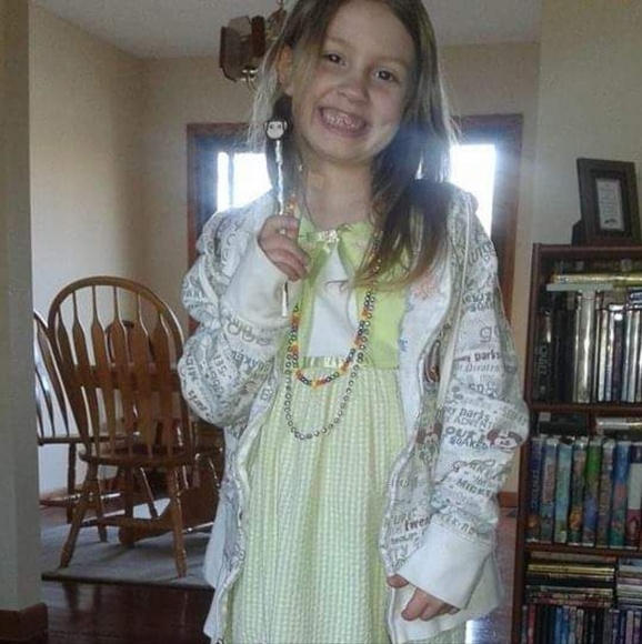 Profile Picture of Emily Stumm (@emilystumm) on Poshmark