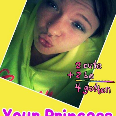 Profile Picture of Ashlee Michell (@AshleeDamon18) on Twitter