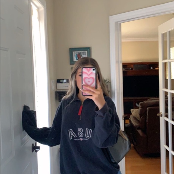 Profile Picture of Alex Lamothe (@lexaneee) on Poshmark