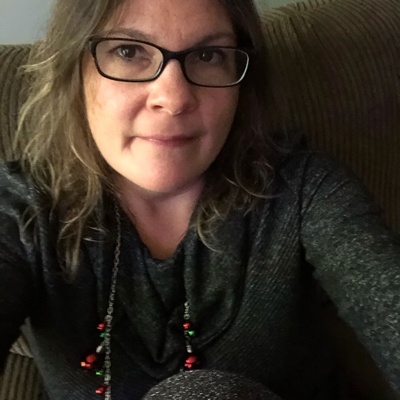 Profile Picture of Elena Meany (@elenameany) on Poshmark