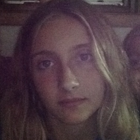 Profile Picture of Carmen Sieren (@harper117) on Poshmark