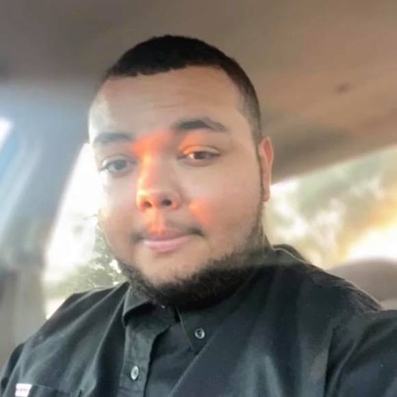 Profile Picture of Robert Turner (@robertturner129) on Poshmark