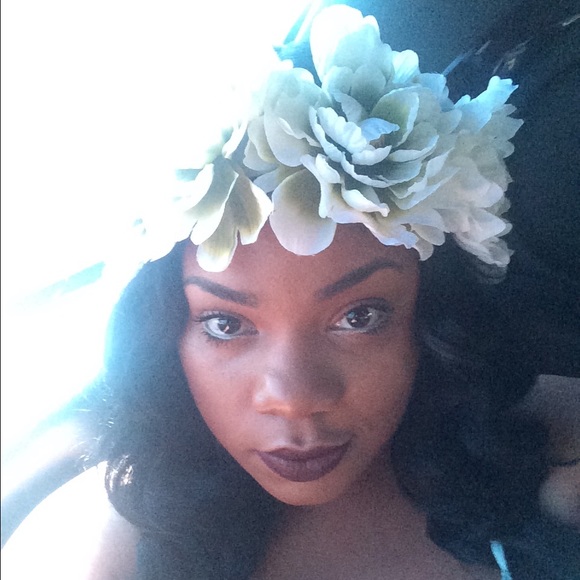 Profile Picture of Simone Guillory (@sherese88) on Poshmark