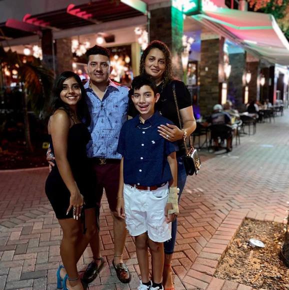 Profile Picture of Kevin Valladares (@kevinvallada135) on Poshmark