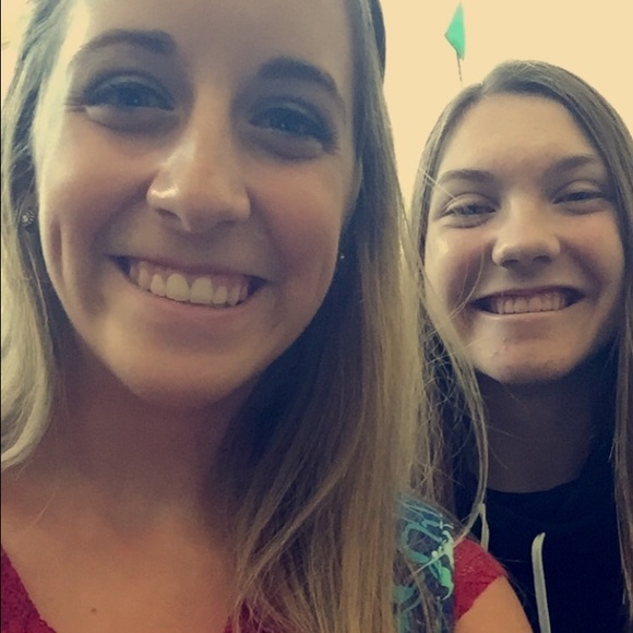 Profile Picture of Carlie Dahlquist (@carlie_annnnn) on Poshmark
