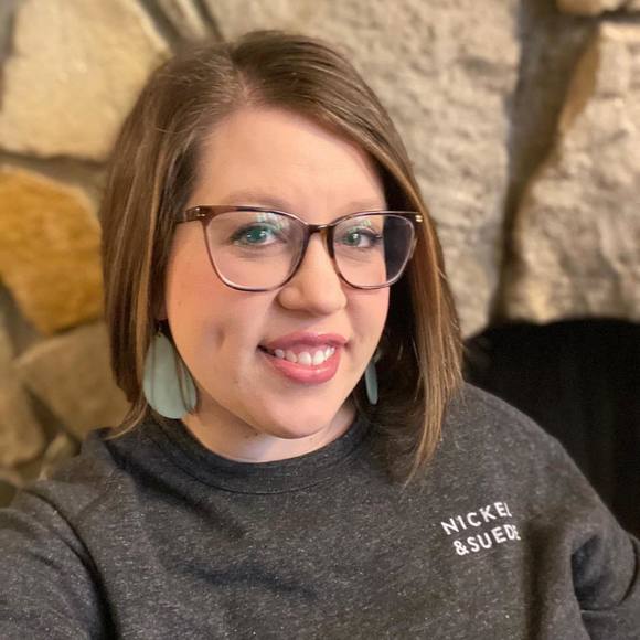 Profile Picture of Jolene Peterson (@jolenegp) on Poshmark