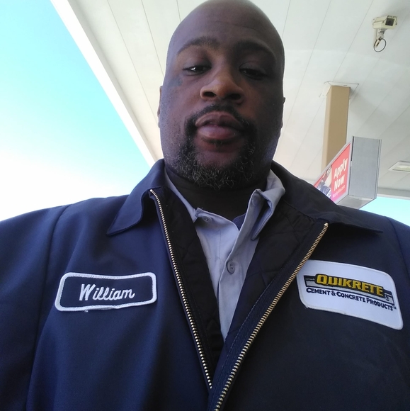 Profile Picture of Alexander Burns (@williamburnd) on Poshmark